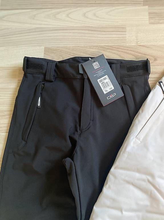 Hosen: Vend deux pantalons ski junior – Gebraucht aus Morrens VD von gia_sfs5
