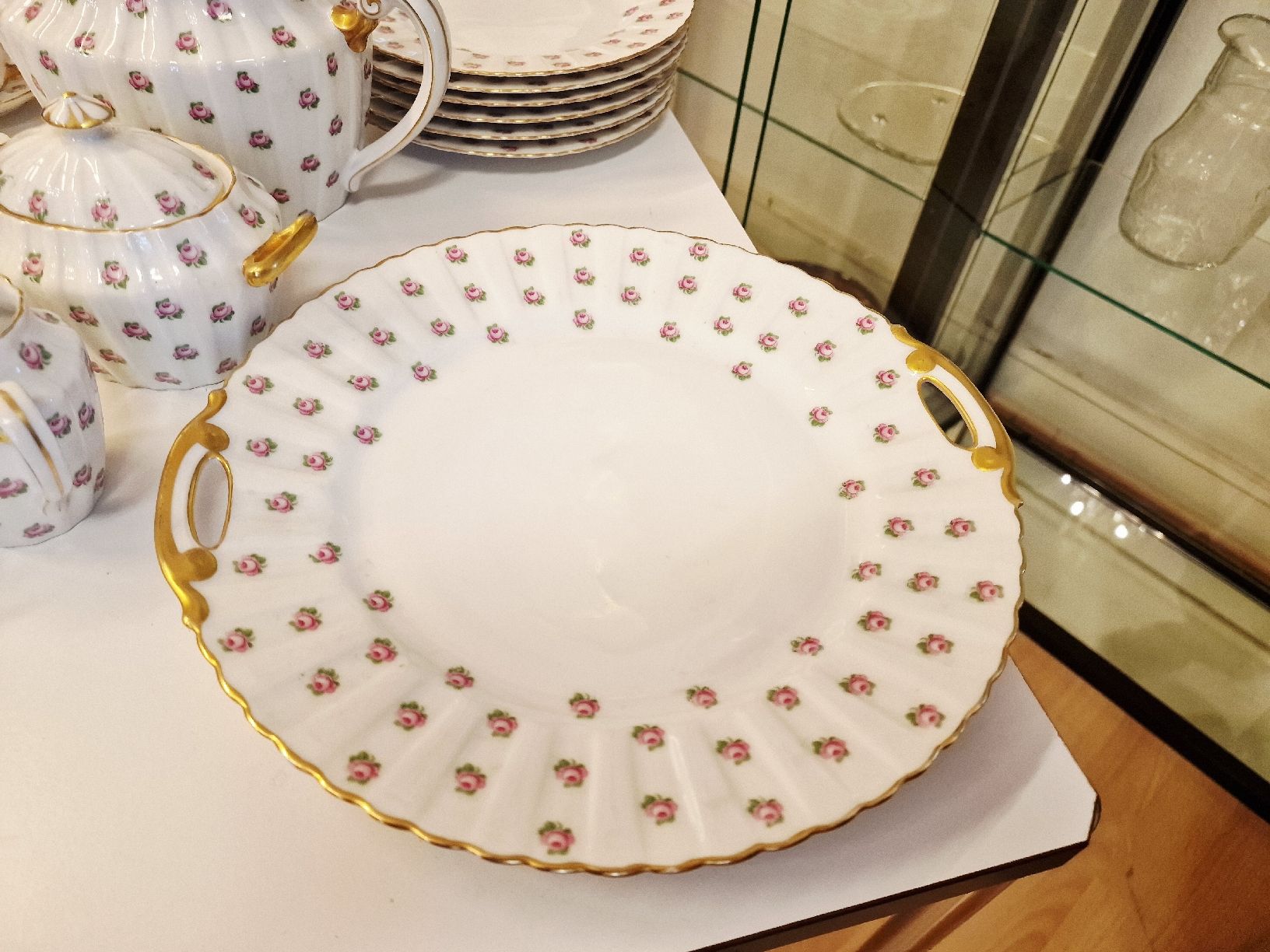 Set di piatti: Kaffeeservice Tillowitz  20 teilig Rosendekor Goldrand – Usato da BERN venduto da Intarsia 3