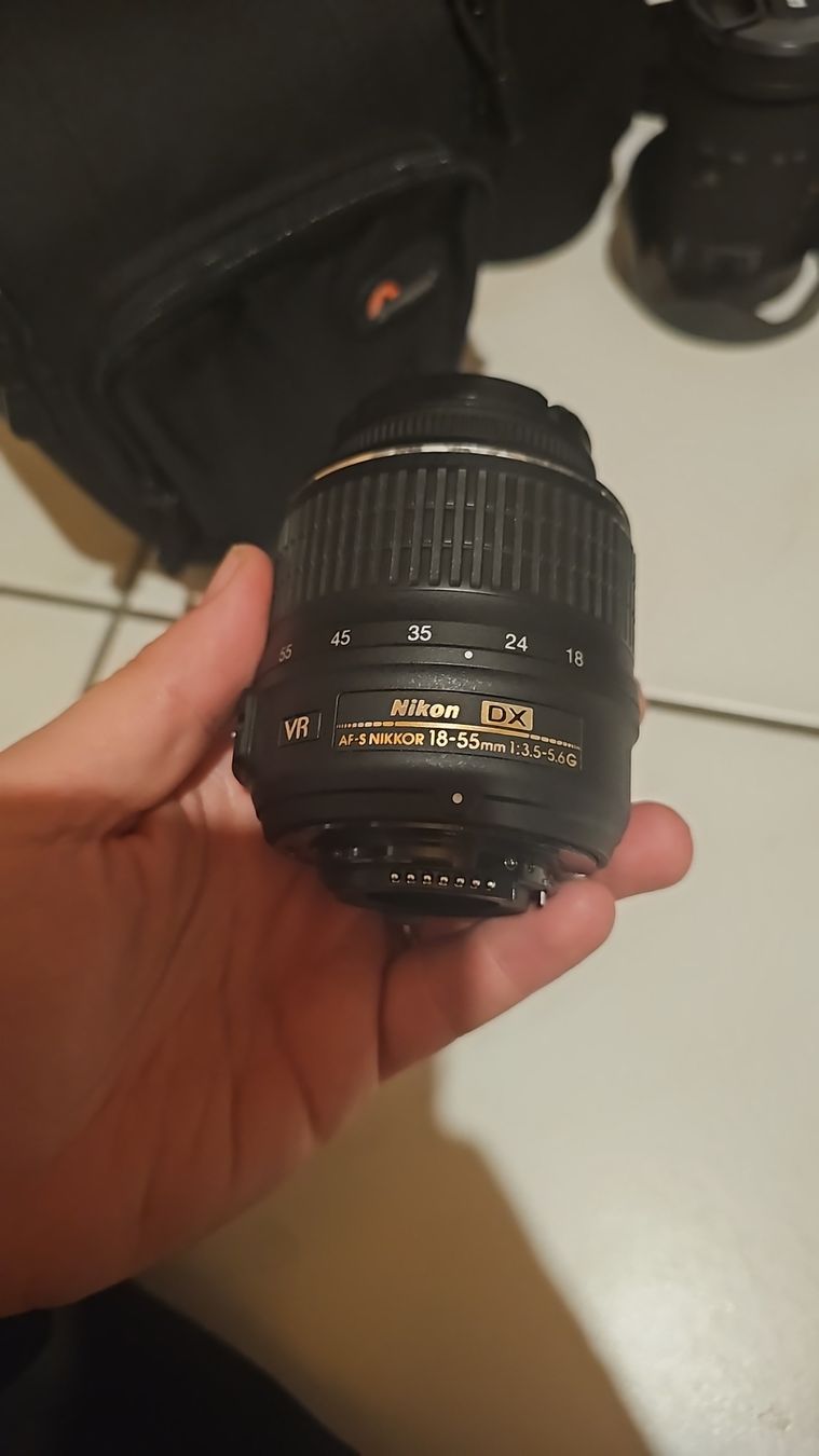 Nikon Fotocamera: Nikon D3200 + Zoom – Usato da Niedergösgen venduto da g.falzetta87 2