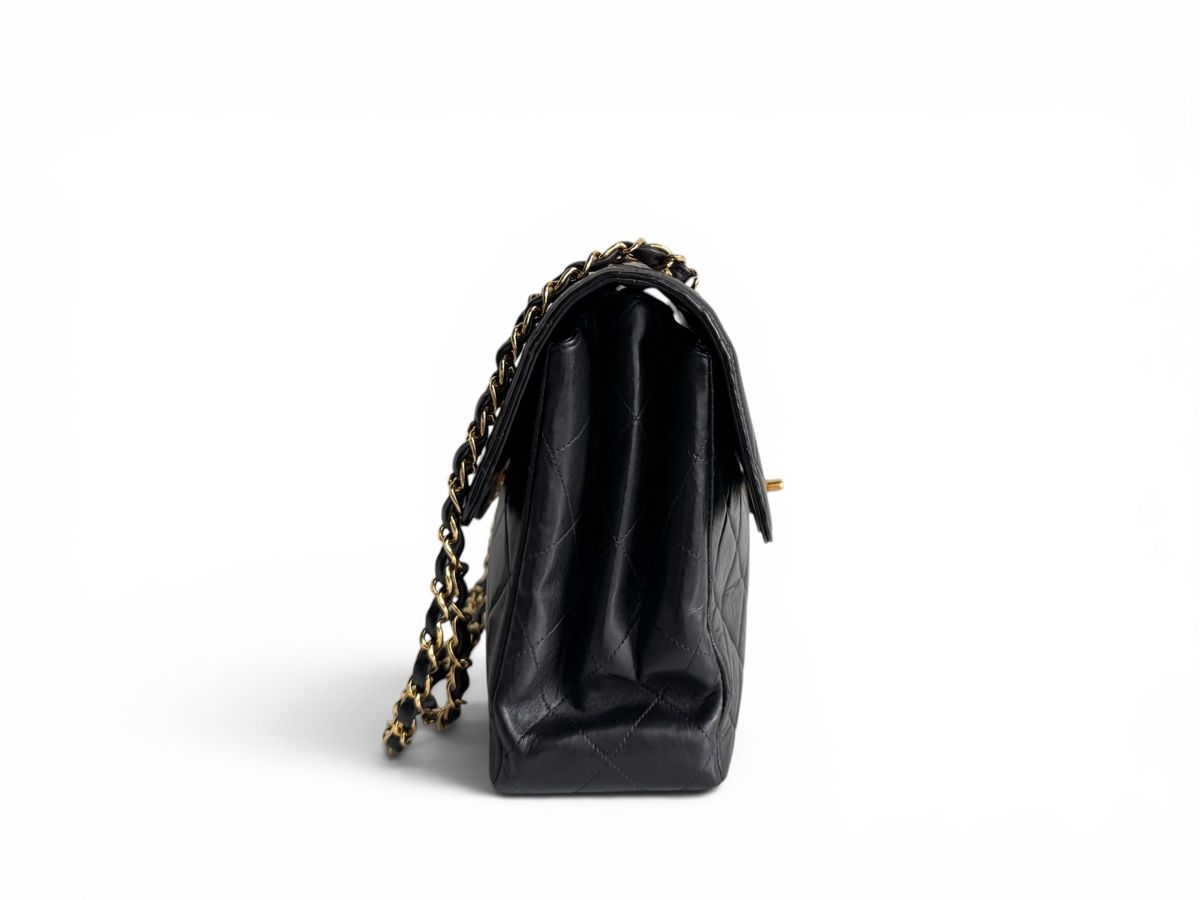 Chanel Taschen für Damen: CHANEL Double-sided Jumbo Flap Bag Tasche – Gebraucht aus Kriens von hannaandkiko 1