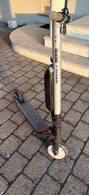 Segway Kickboard: Segway Ninebot ES2 – Usato da Oberentfelden venduto da Amorsa 3