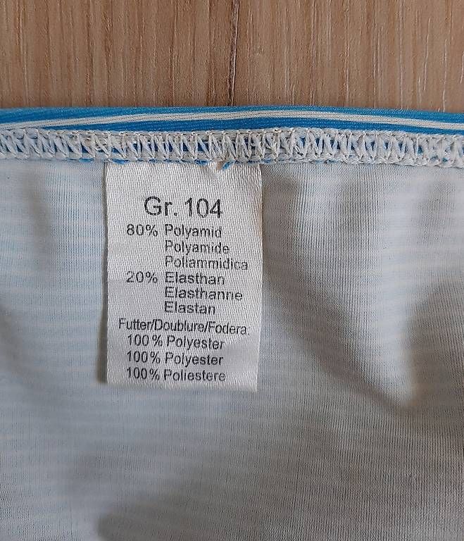 Costumi da bagno & Bikini: Herziger Bikini hellblau/weiss gestreift Gr. 104 – Usato da Bütschwil venduto da enzian008 2