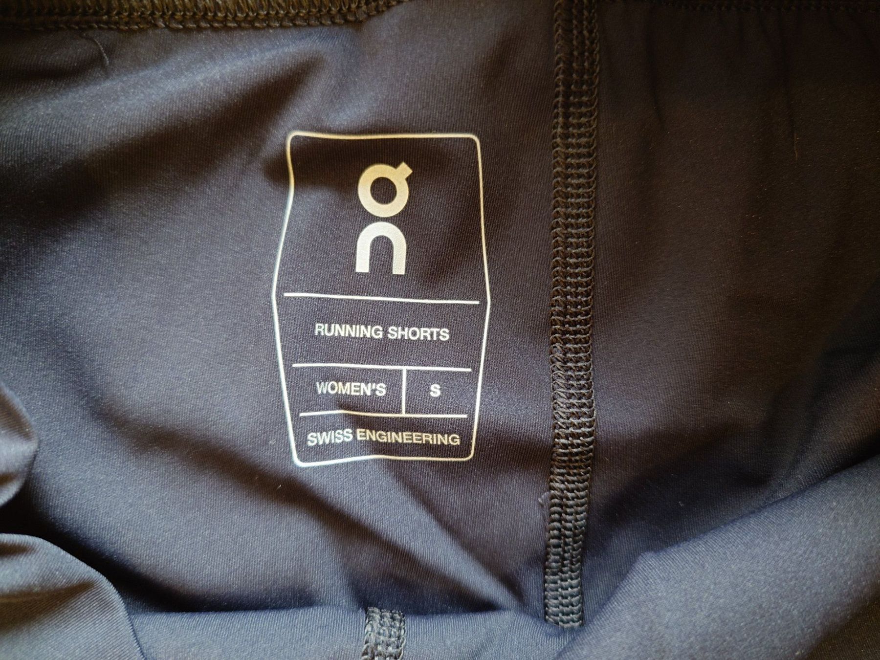 Hosen: On Running Shorts Damen Gr. S – Gebraucht aus Muri AG von komich4 3
