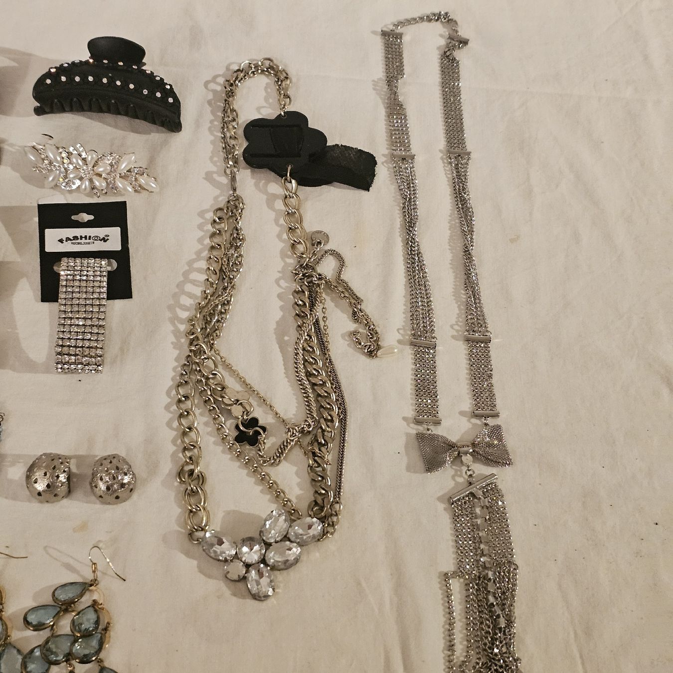 Altri gioielli: Grosses  schönes schmuck lot Endet – Nuovo (secondo la descrizione) da wolfhalden venduto da 46464646 4