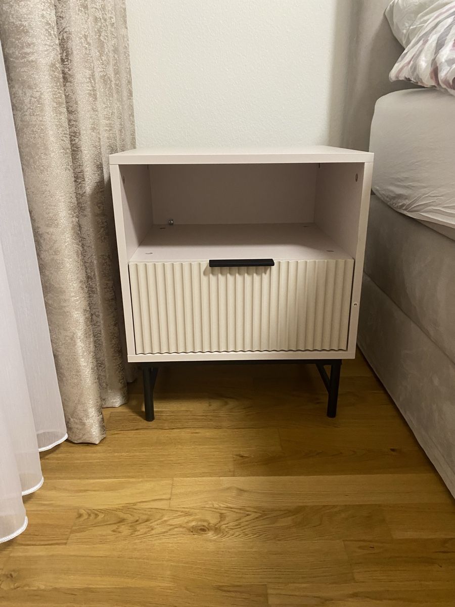 Comodini: 2 Nachttische in hellem rosa - wie neu – Usato da Füllinsdorf venduto da lau_c5vq 1