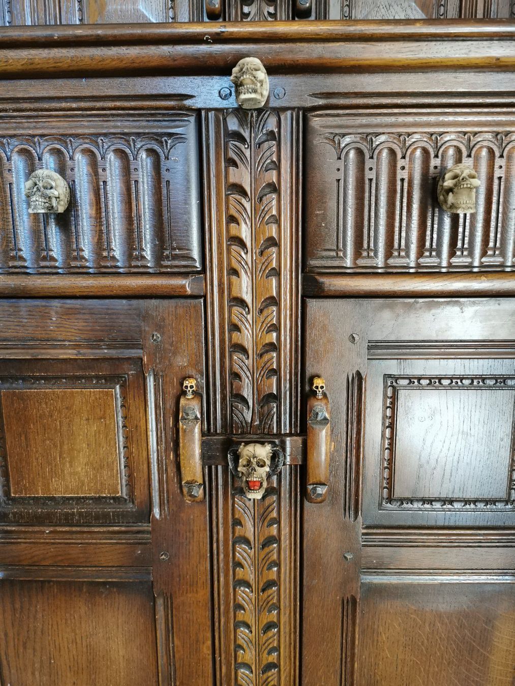Cassettiere: Commode ancienne avec crânes – Usato da Pailly venduto da jme99 5