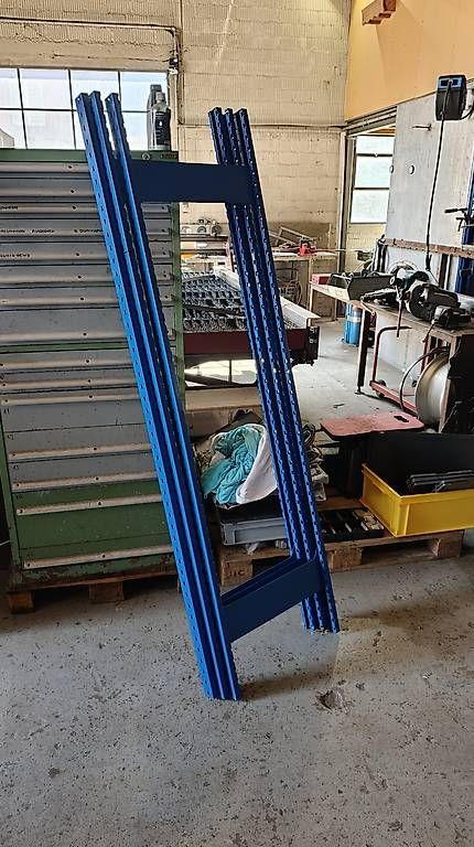 Regale: Regal – Gebraucht aus Flüelen von Truckerlife 2