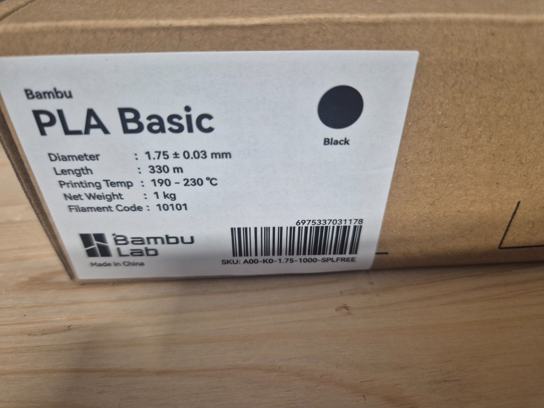 Bambu Lab Stampanti 3D: Bambu Lap PLA Basic Nachfüllpackung 1,75mm Schwarz – Nuovo e nell'imballaggio originale da Rickenbach b. Wil venduto da agu_6jgz 1