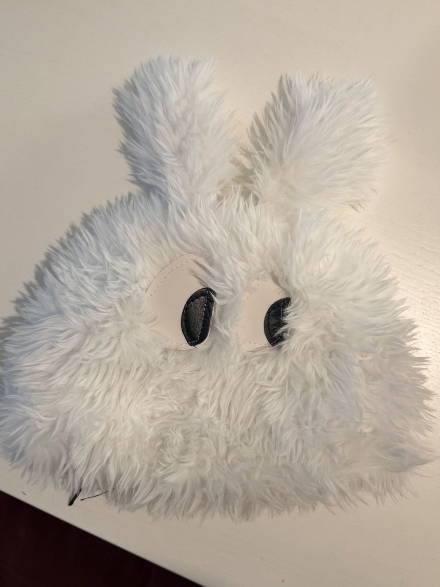 Hüte, Mützen & Caps: Super Cute & Fluffy White Hat with Ears – Gebraucht aus Zürich von ada_ls7k 1