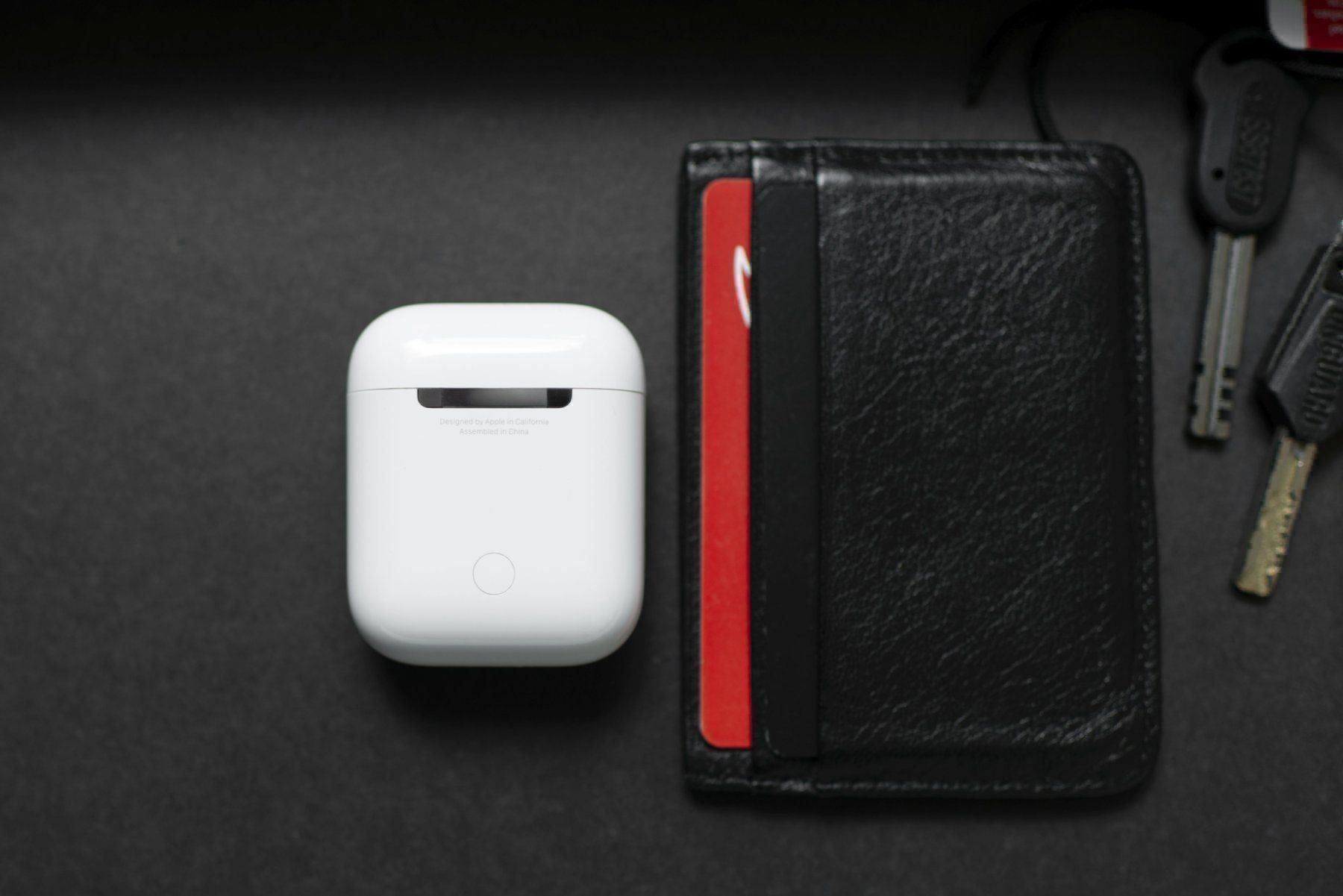 Apple Cuffie: Apple Airpods Ladecase, neuwertig – Nuovo (secondo la descrizione) da Zürich venduto da quipmentshop 2