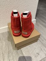 Ugg Rouge enfant Taille 25 neuve