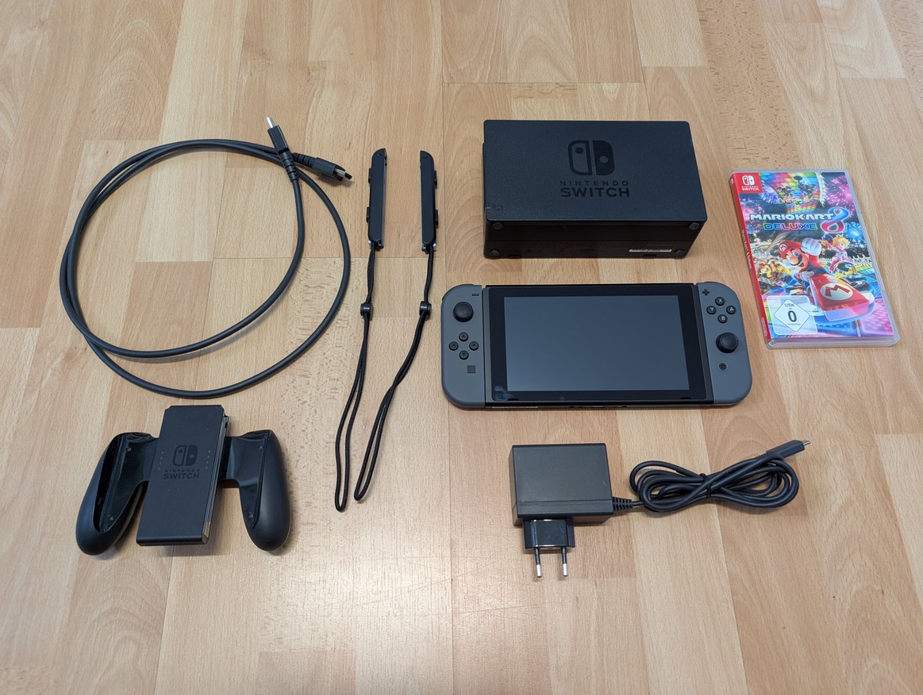 Nintendo Console: Nintendo Switch inkl. Mario Kart Deluxe 8 – Usato da Au ZH venduto da nilsba