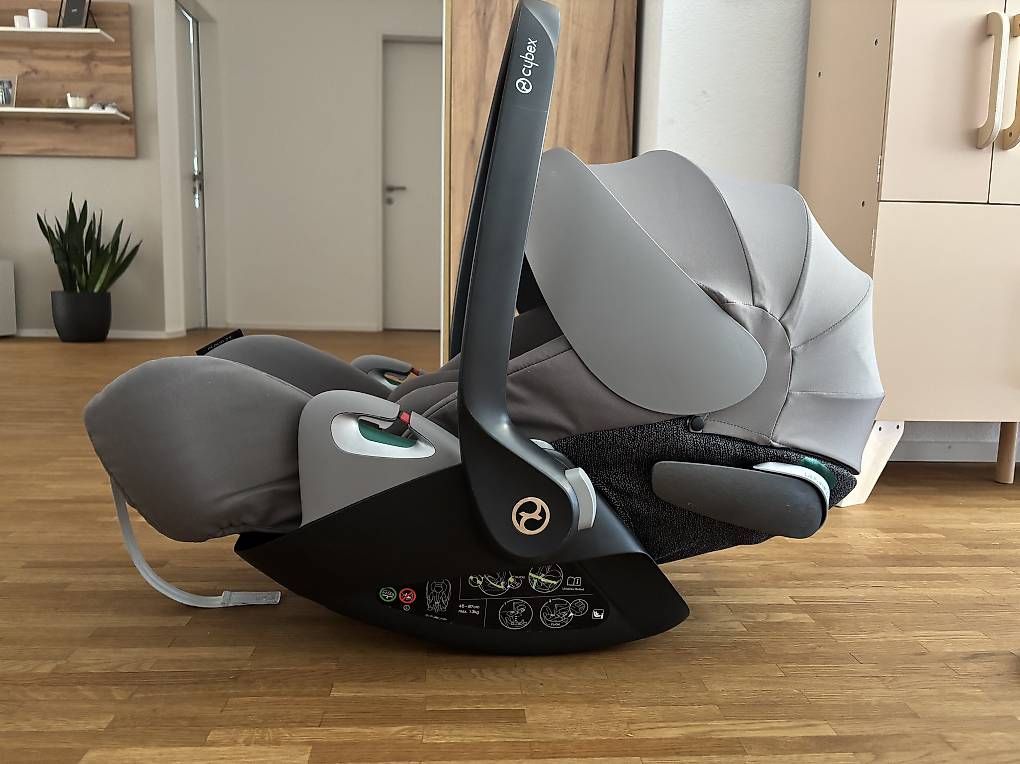 Cybex Seggiolini per auto: Cybex BABYSCHALE inkl. Isofix – Usato da Niederwangen BE venduto da Ivana018 2