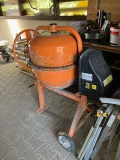 Tutte le macchine: Betonmischer  – Usato da Plasselb venduto da joSImara