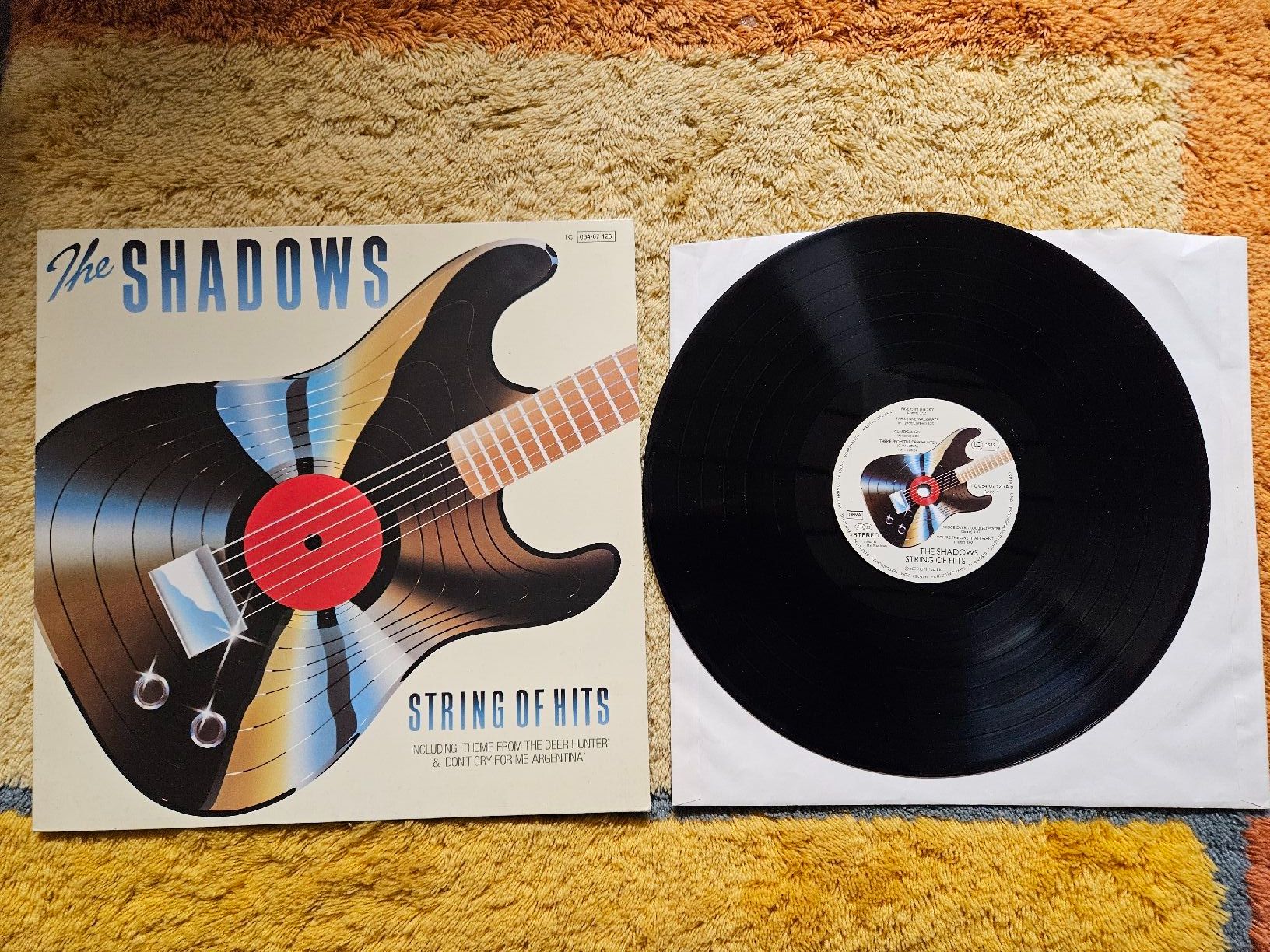 Schallplatten: The Shadows Schallplatte Lp - String of Hits – Neu (gemäss Beschreibung) aus Lyss von Alexine