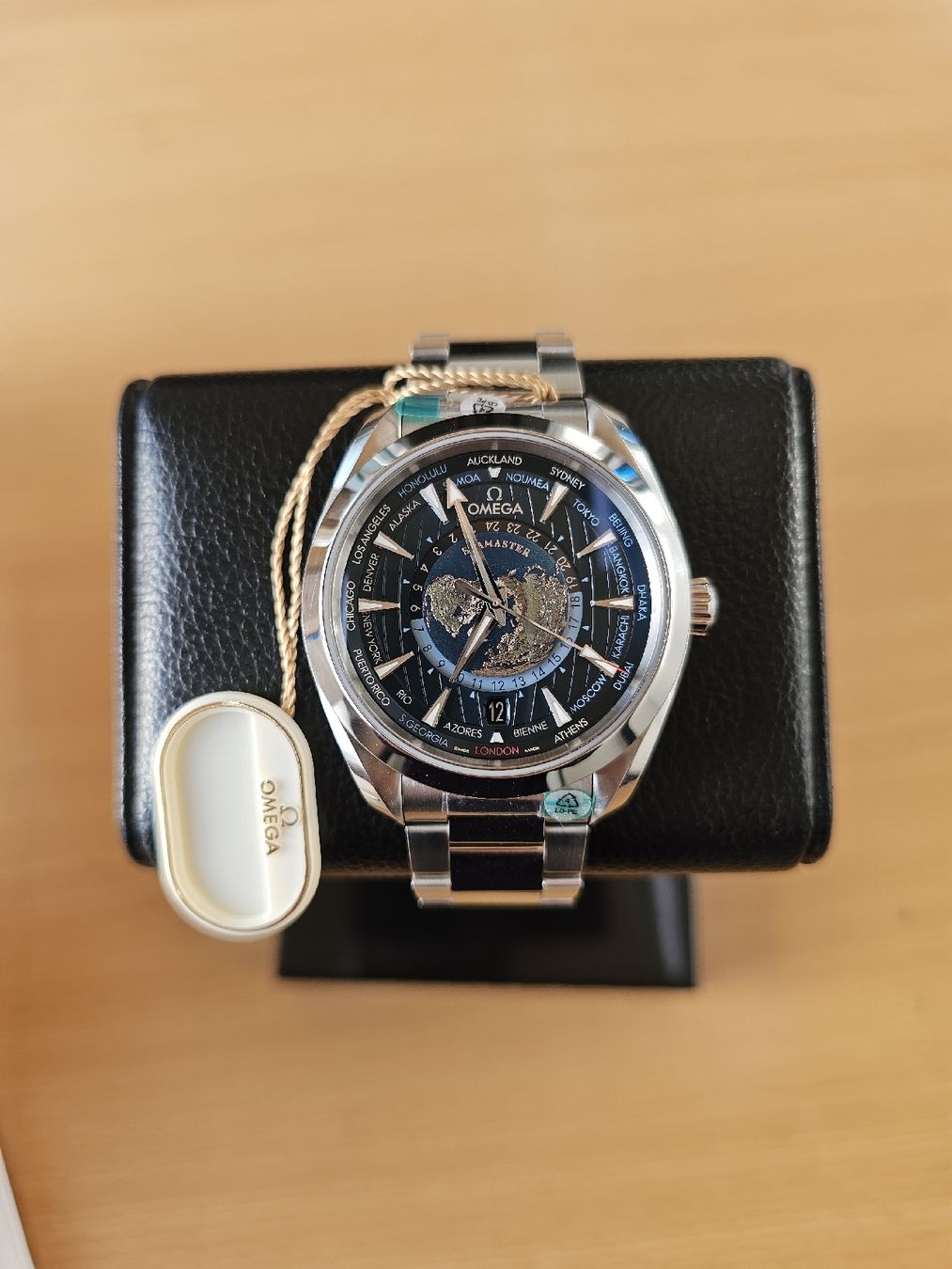 Omega Orologi: Omega Seamaster Aqua Terra GMT Worldtimer 43mm – Nuovo (secondo la descrizione) da Dättlikon venduto da Zuralo