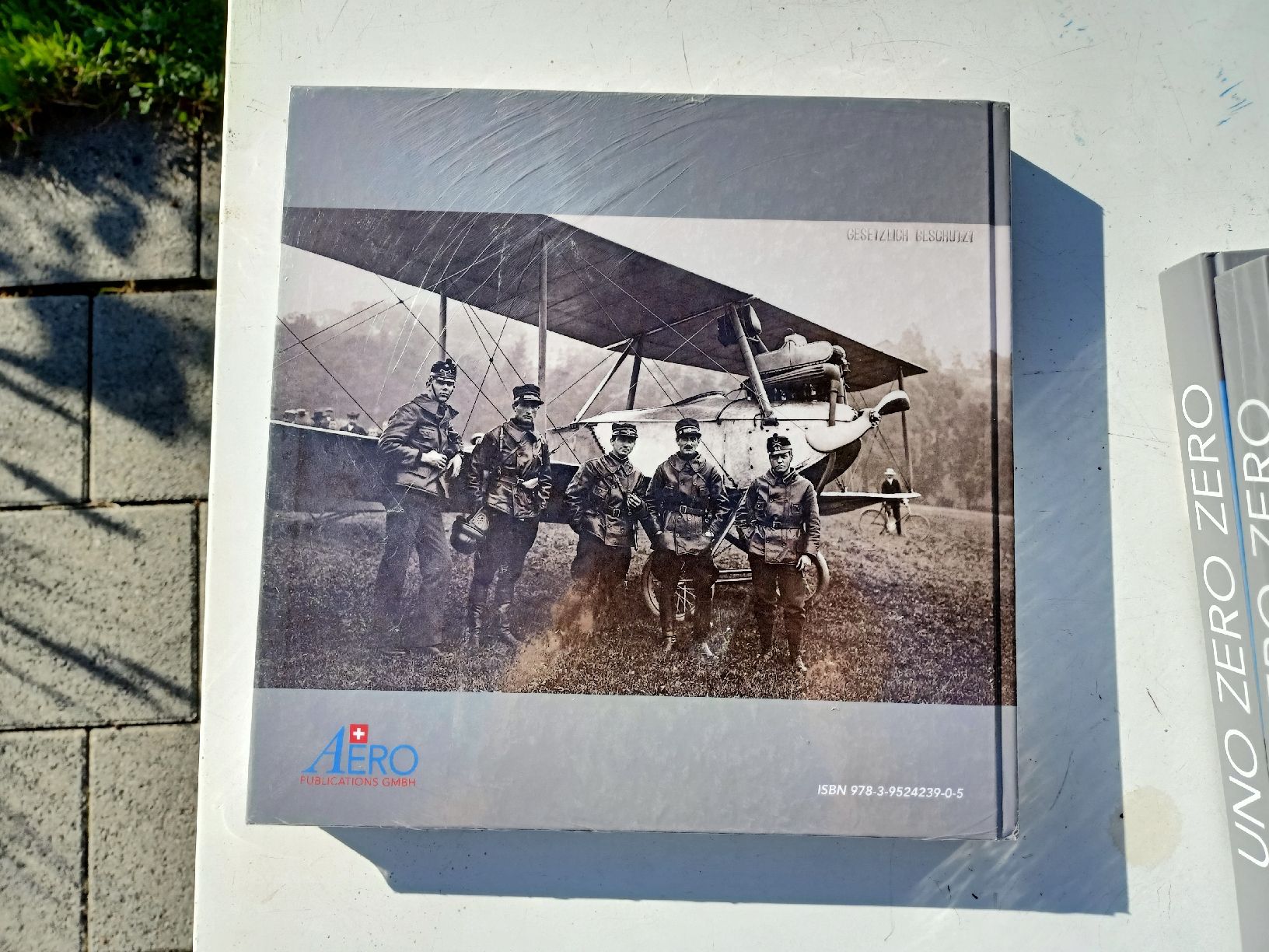 Bücher: Buch Uno Zero Zero Schweizer Luftwaffe neu originalverpackt – Neu und originalverpackt aus Flamatt von Marpou 1