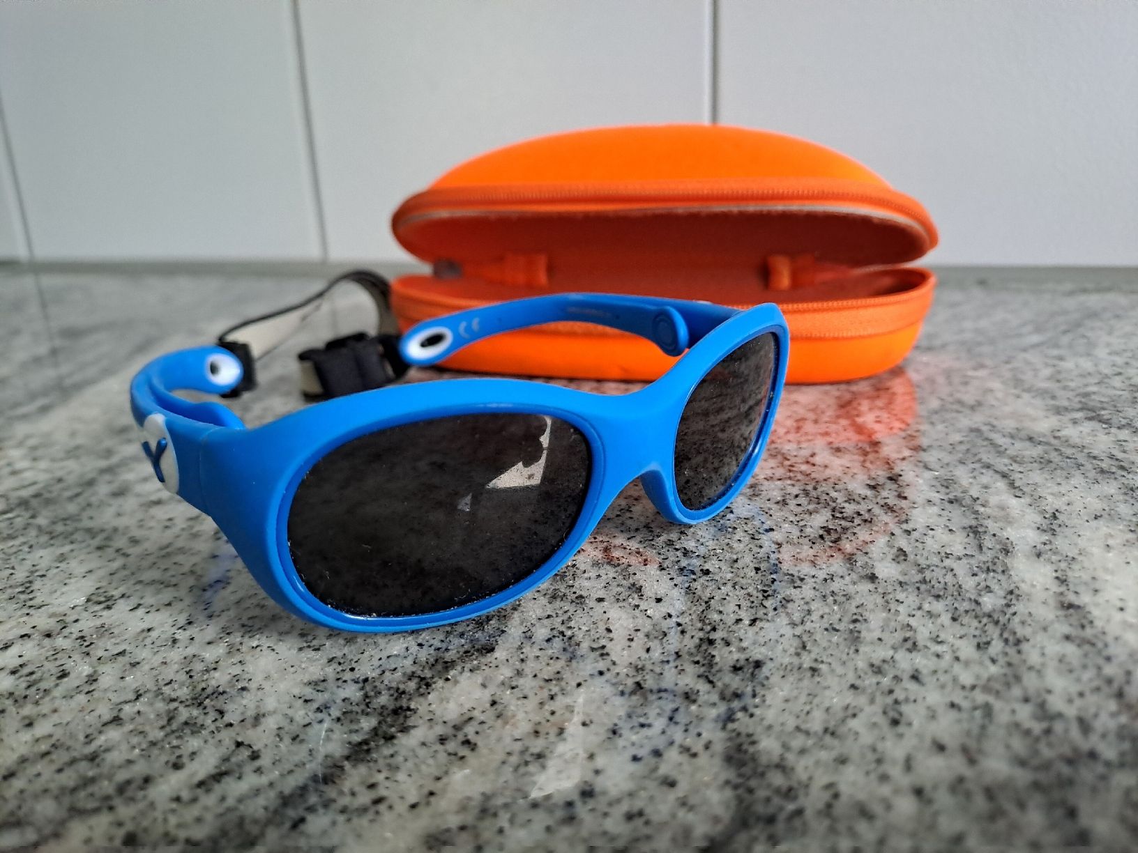 Occhiali & Lenti: Sonnenbrille kleinkind mit Etui – Usato da Rickenbach LU venduto da bishiida 1