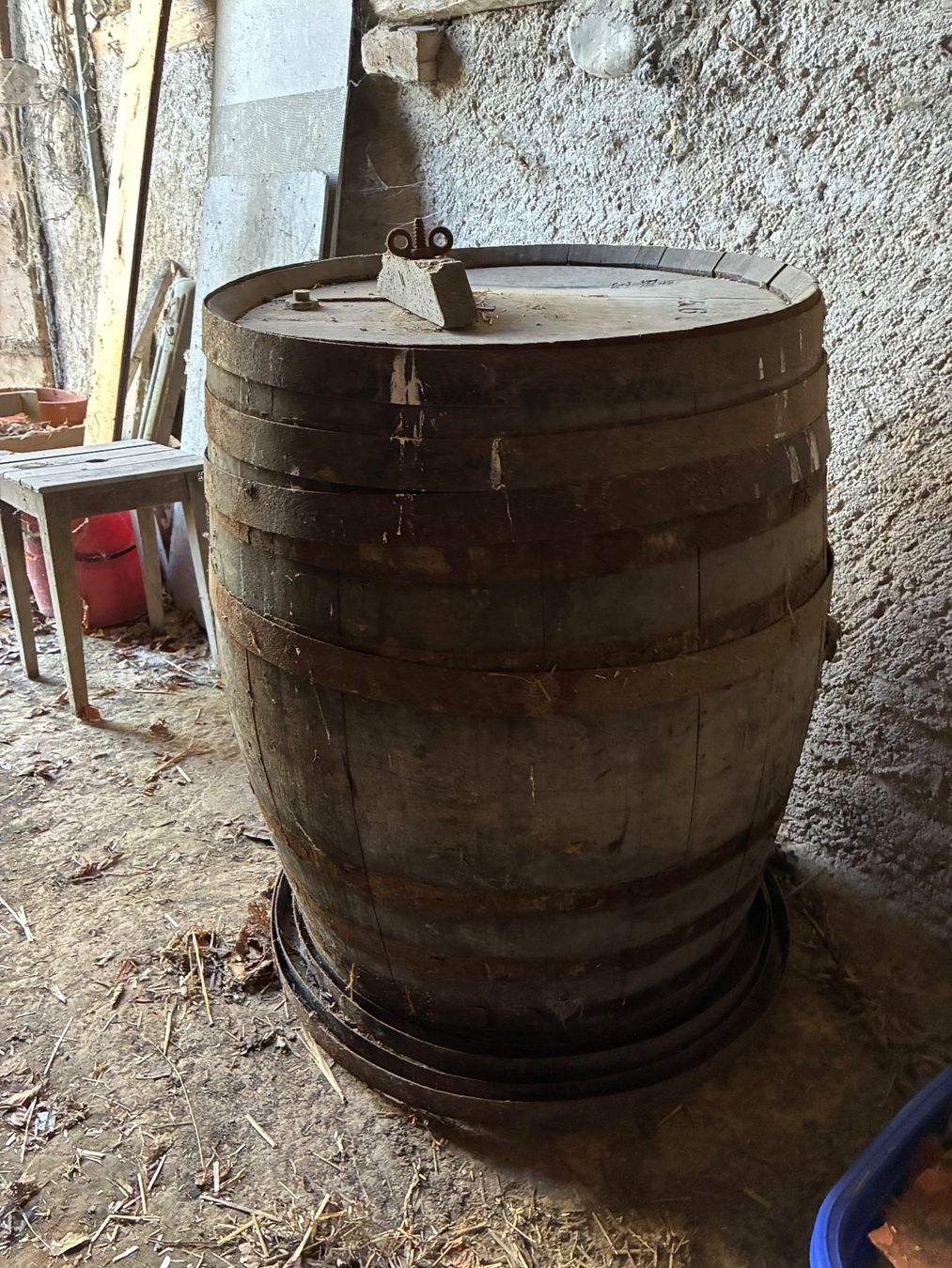 Accessoires: Holzfass mit Deckel – D'occasion à Aarau par val_yyx5