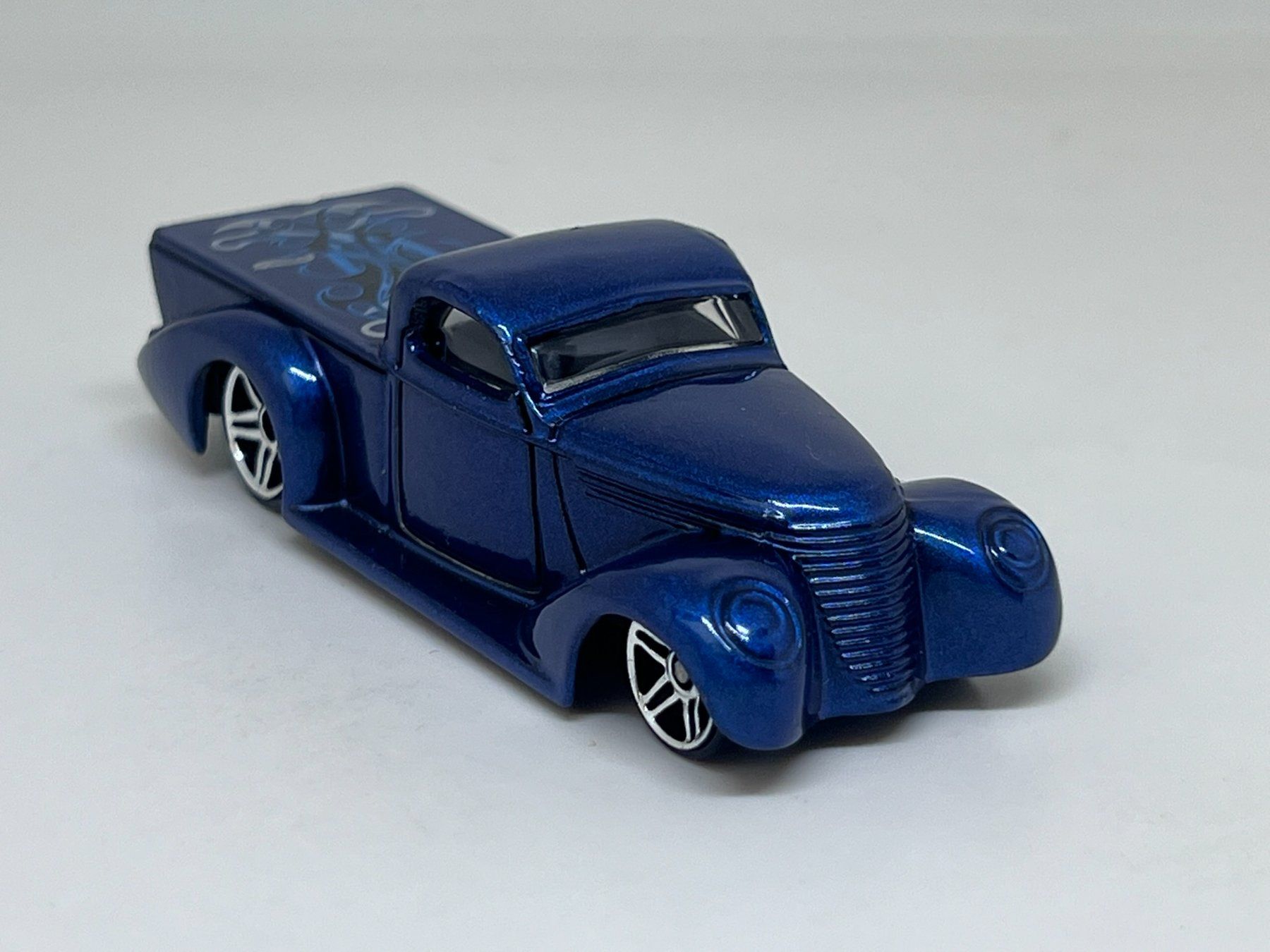 Hot Wheels Modellini d'auto: Hot Wheels Super Smooth #193 – Usato da Wildegg venduto da LaaBoutique