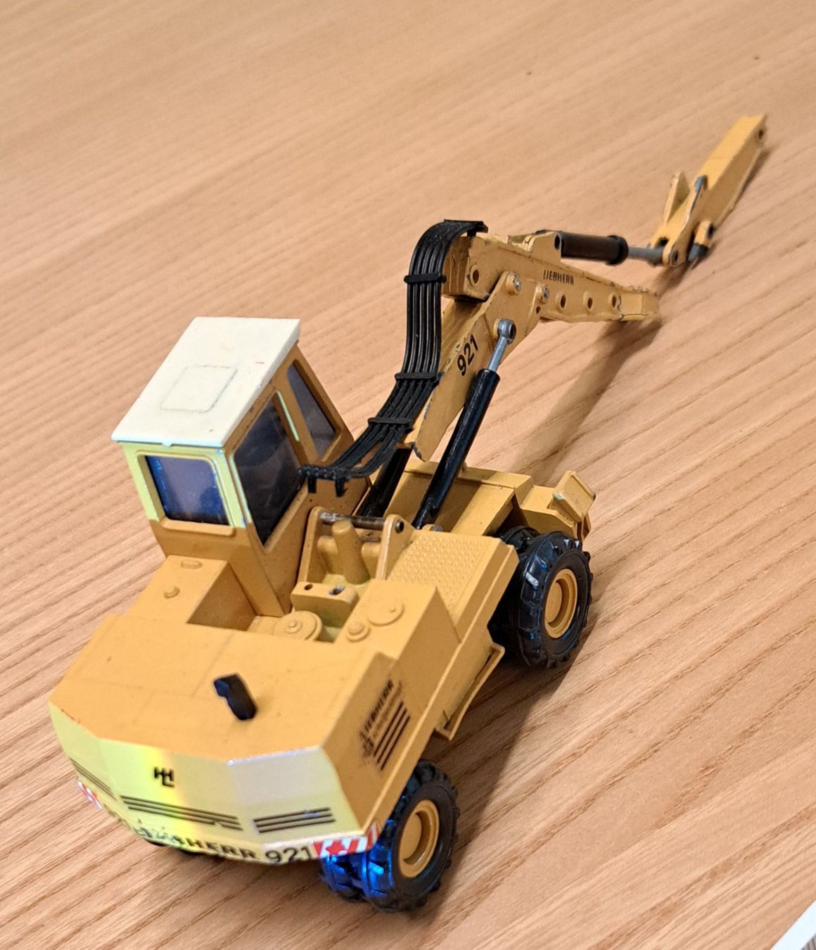 Jouets: Liebherr Bagger Bau Bagger  Modell 921 / Defekt – Défectueux à Dietlikon par kosta.katoglou 2