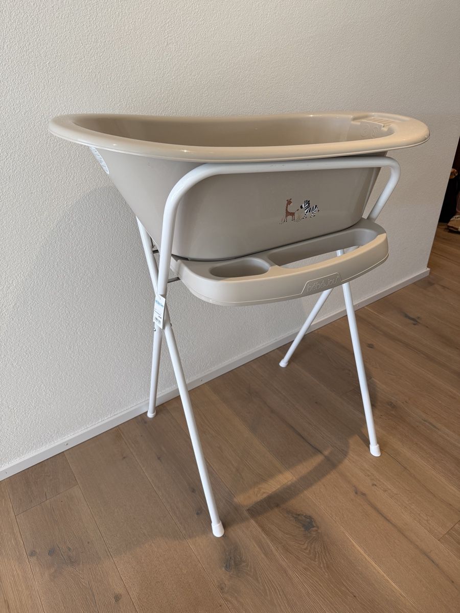 Tout pour le bain: Badewannen-Set  – D'occasion à Oberwil-Lieli par kev_vm5v 1