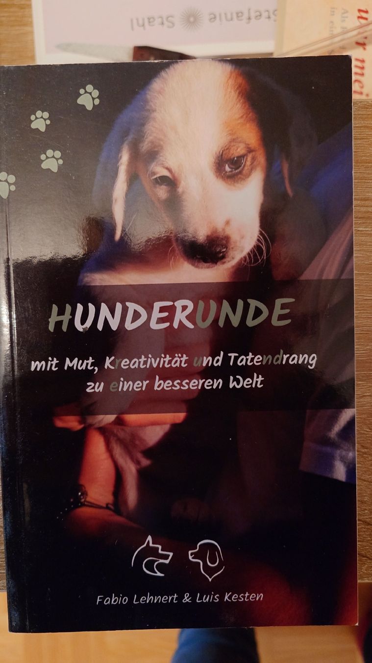 Bücher: Hunderunde Buch – Neu (gemäss Beschreibung) aus Holziken von Ginginja