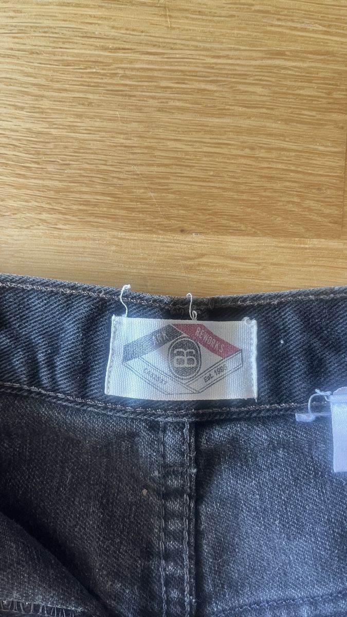 Levi's Jeans: Shorts Levi's 505 noir grösse s – Usato da Bern venduto da LaraTouvet 1