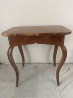 Beistelltisch Holz geschwungene Beine guter Zustand
