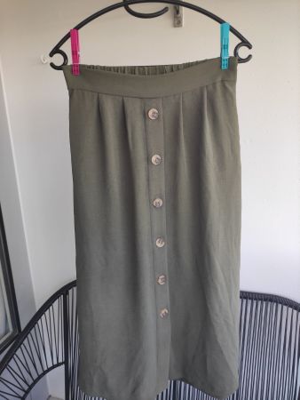 Midi / Maxi Rock khaki grün Knöpfe, 36/S neuwertig Vila