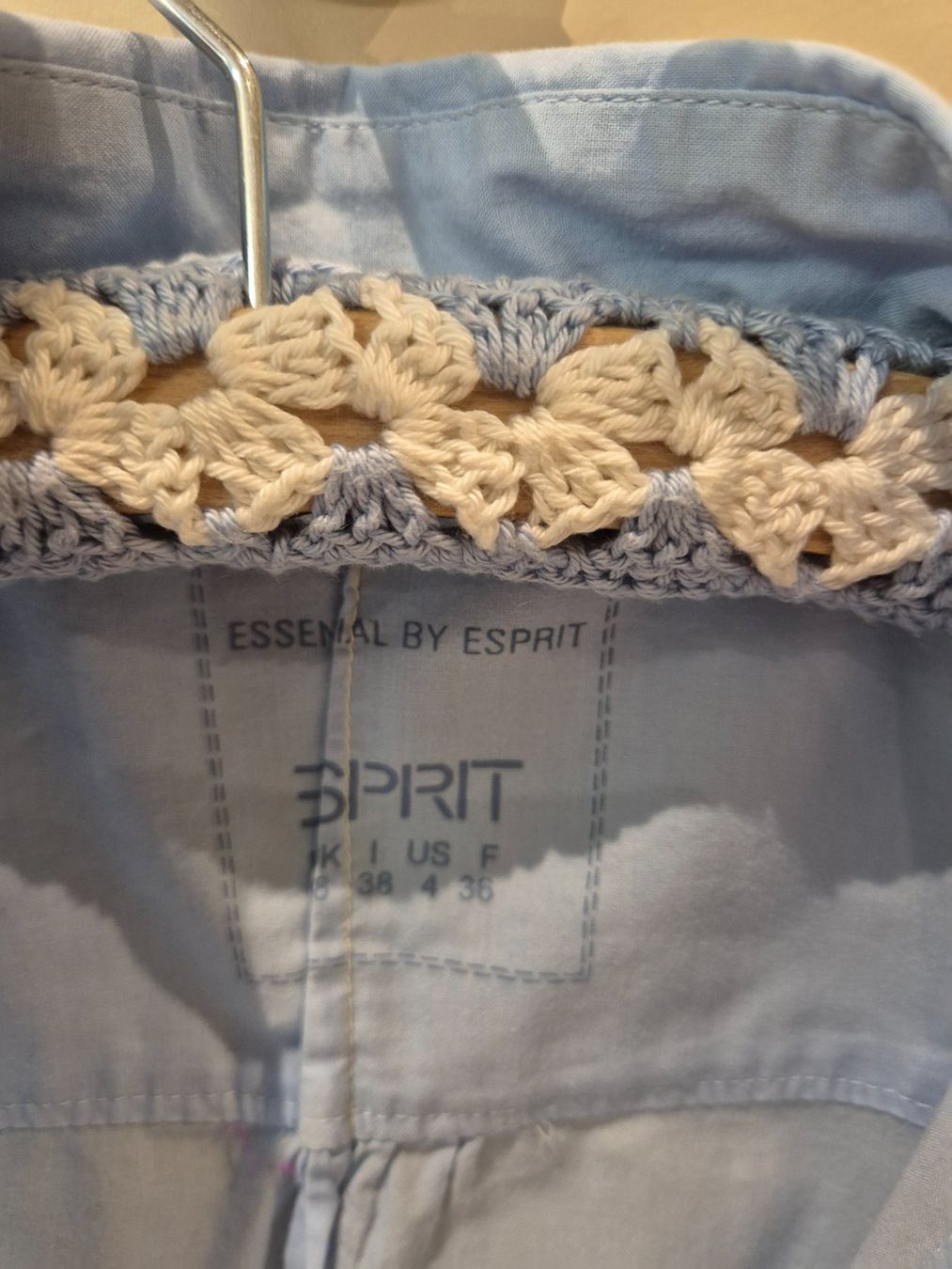 Esprit Camicette: Esprit Bluse, hellblau, Gr. 34 – Usato da Dietikon venduto da grafad 2