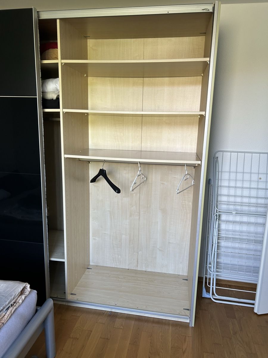 Armoires: Kleiderschrank – D'occasion à Urtenen-Schönbühl par chriswaddle 2