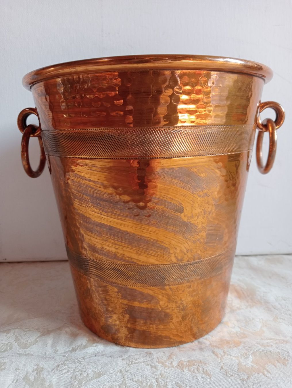 Altro: Kupfer Eimer Übertopf Weinkühler mit Ringen Vintage 690 Gr. – Usato da Oberdorf BL venduto da Barocki888