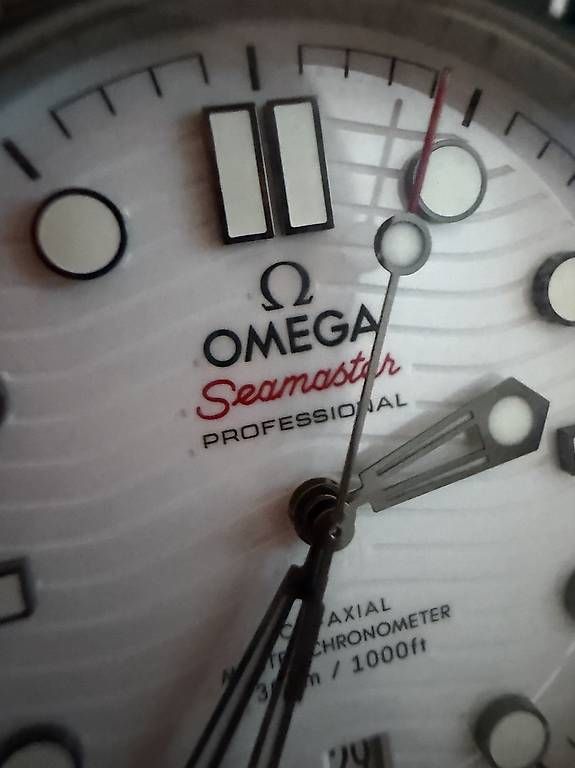 Omega Uhren: Omega Seamaster Diver 300 – Gebraucht aus Zürich von timeio 2