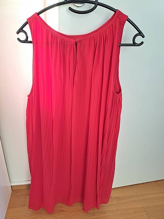 Kleider: Plisseekleid Mango rot Grösse XS  – Gebraucht aus Winterthur von ste_jhr6 1