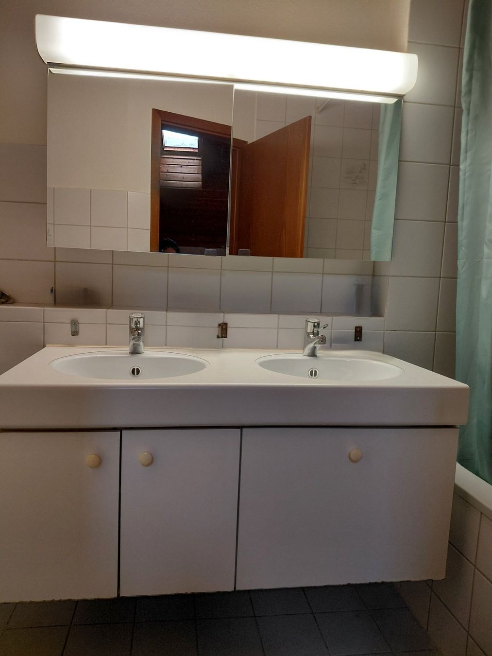 Lavabi & lavandini: badezimmerset Lavabo + Spiegelschrank – Usato da Grenchen venduto da cuc_8mdr