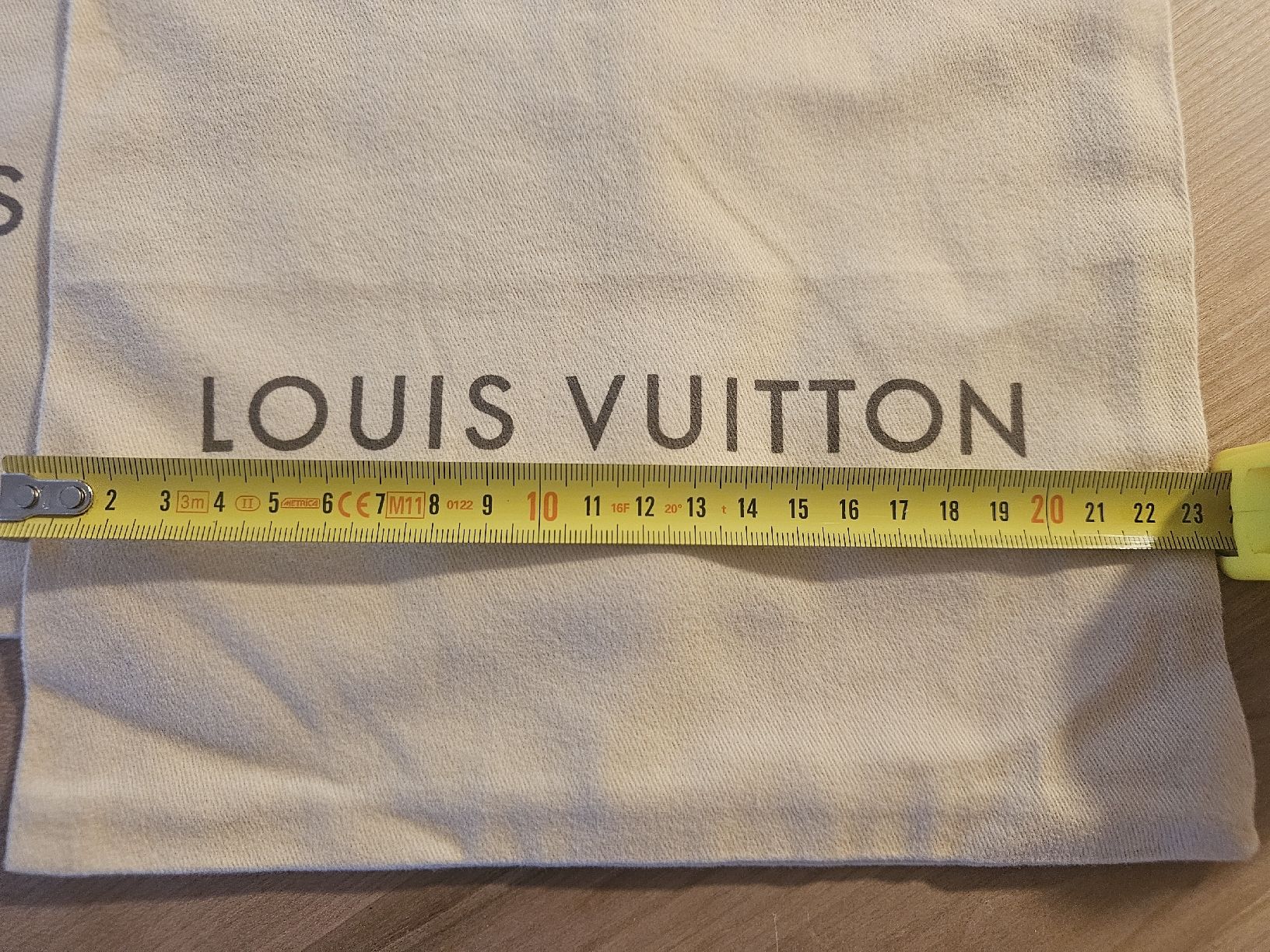 Louis Vuitton Taschen: Louis Vuitton Staubbeutel 2er Set – Neu (gemäss Beschreibung) aus Dottikon von Chicca_73 1