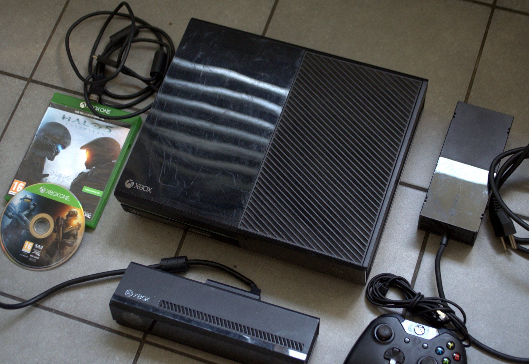 Microsoft Konsolen: Xbox One – Gebraucht aus Collonges von arashee 1