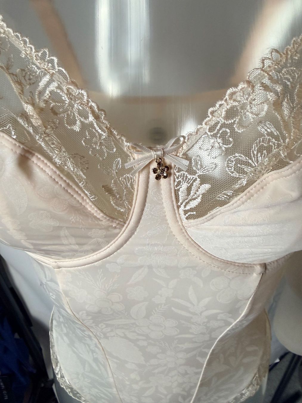 Altra biancheria intima: ULLA, Figurformender Body JASMIN, Grösse 75D, Offwhite – Nuovo e nell'imballaggio originale da Rudolfstetten venduto da gst_g7xl 5