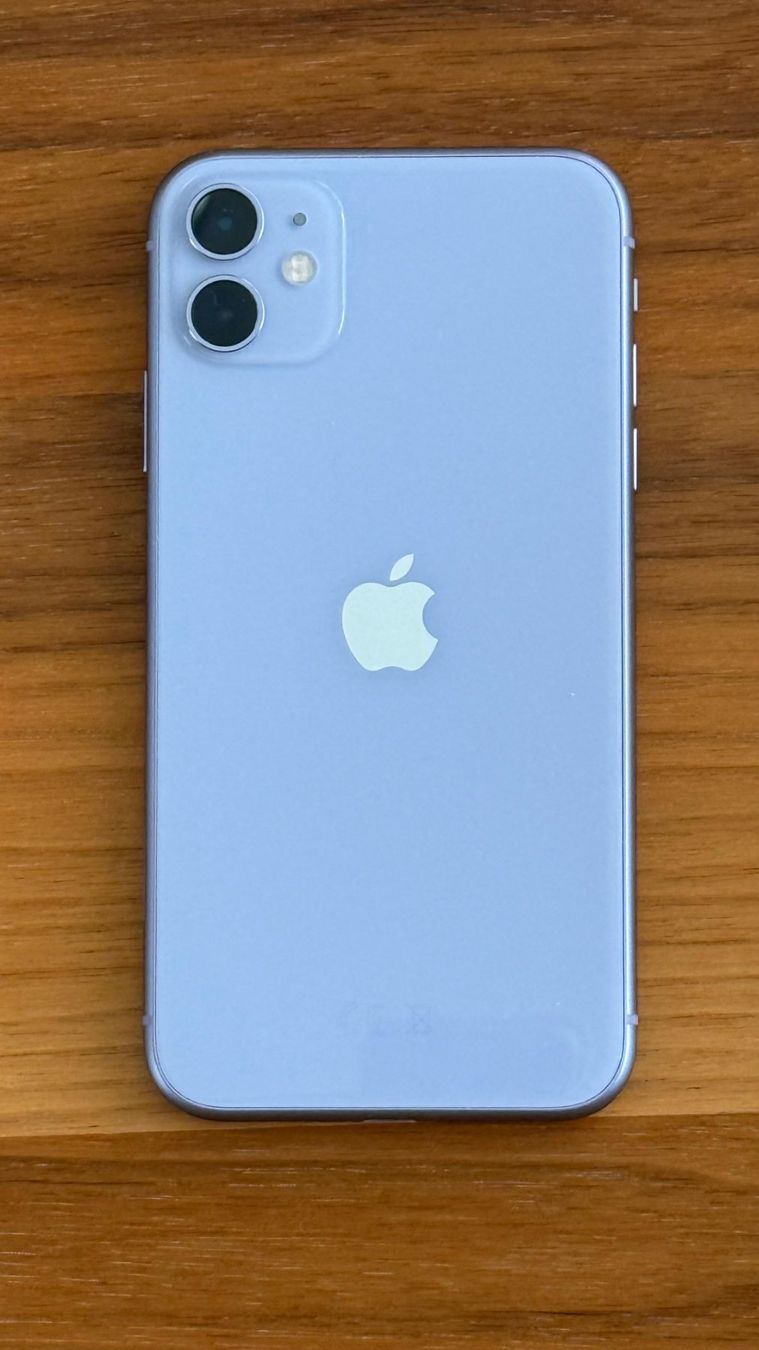 Altre raccolte & rarità: iPhone 11 64GB Violett – Usato da Wettingen venduto da rigipilatus 1