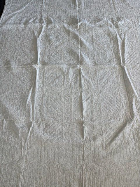 Decken: Antique Quilt Kittens embroidered yellow – Gebraucht aus Rudolfstetten von Bungur 3