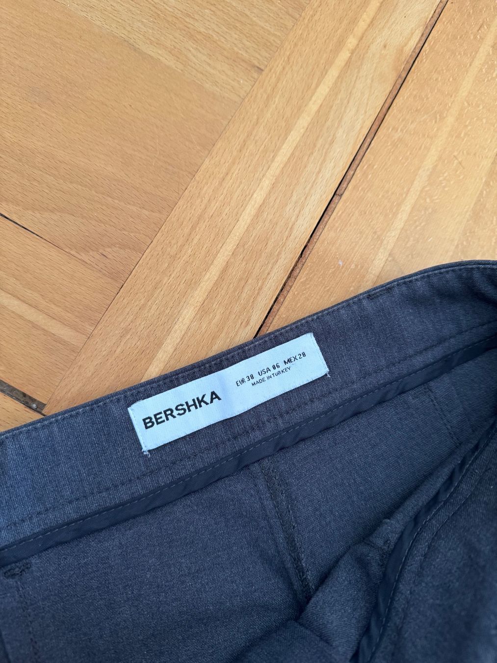 Pull&Bear Pantalons: Pull & Bear Stoffhose, Grösse 38 Dunkelgrau – D'occasion à Wittenbach par Apicel 3