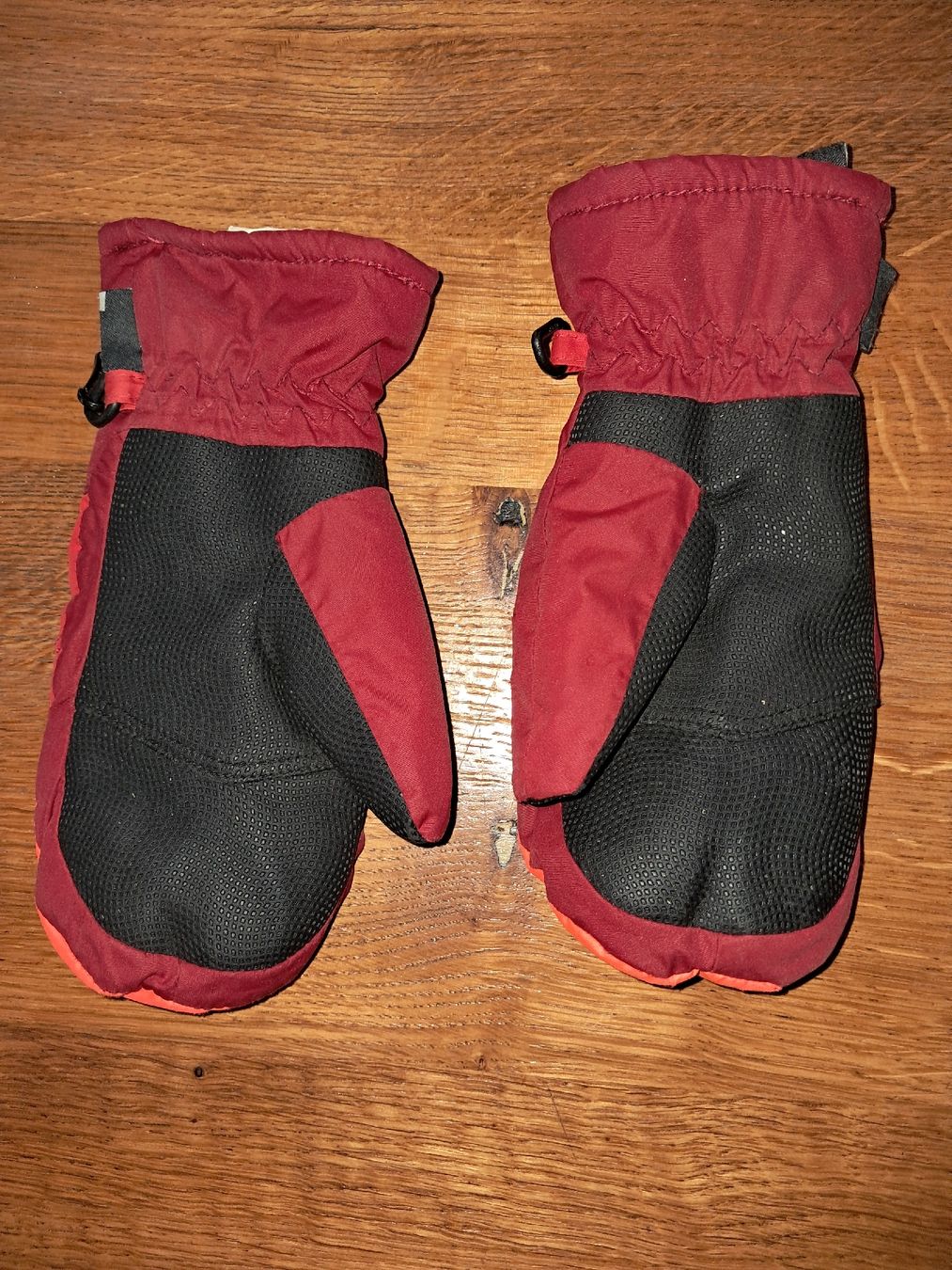 Guanti: Moufles rouge 4-5 ans – Usato da Le locle venduto da juliensaran 2