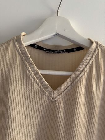 Schönes beige Ferre Jeans Shirt V-Ausschnitt Gr. M/L Frühlin