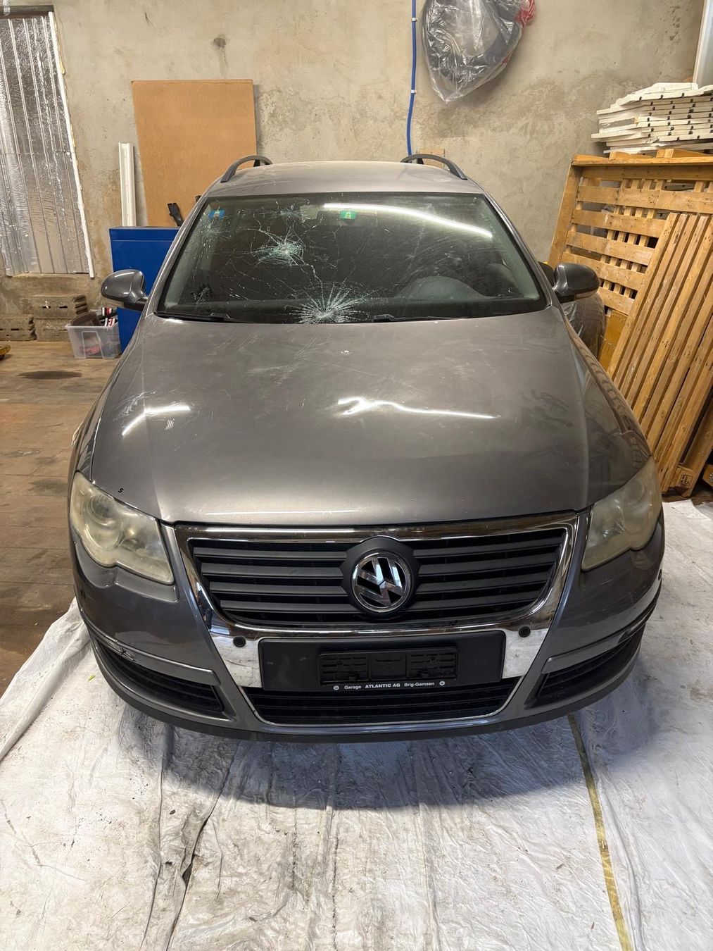 VW Automobili: VW Passat Variant grau metallisiert – Usato da Visp venduto da mbb_xs75 1