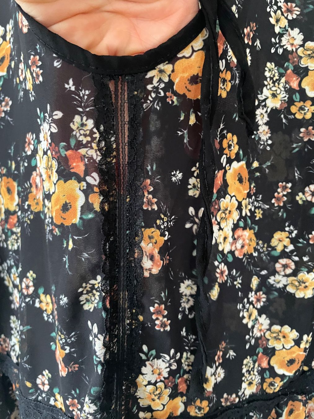 Blusen: Romantische Bluse mit Blumenmuster, Grösse S/36 – Gebraucht aus Neukirch an der Thur von bee88 1