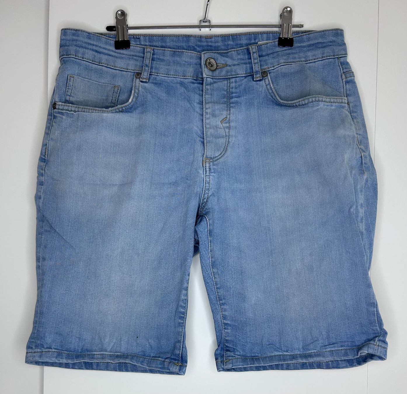 Selected Pantaloni: Selected Homme Shorts – Usato da St. Gallen venduto da look-twice