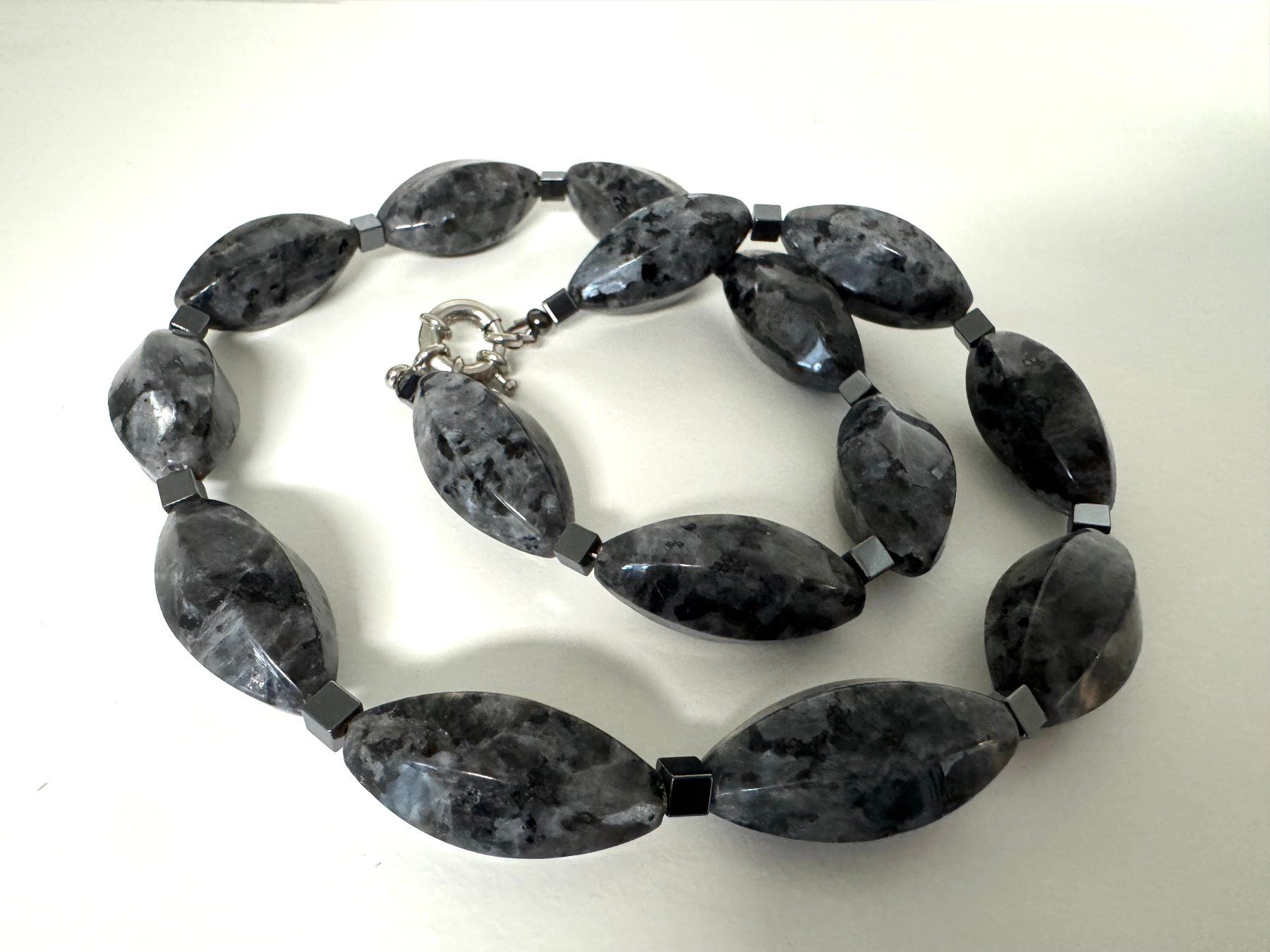 Catenine: Halskette Labradorit, Hämatit – Nuovo (secondo la descrizione) da Biberist venduto da tl-schmuck 1