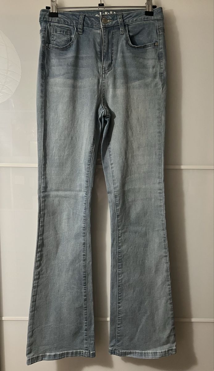 Jeans: Schlaghosen Jeans hellblau Grösse 34 – Nuovo (secondo la descrizione) da Hochdorf venduto da lor_dk57