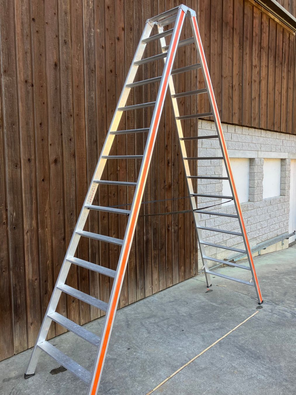 Leitern: HB Systeme Typ 200- Doppelstufenleiter / Bockleiter Alu – Gebraucht aus Obermumpf von  1